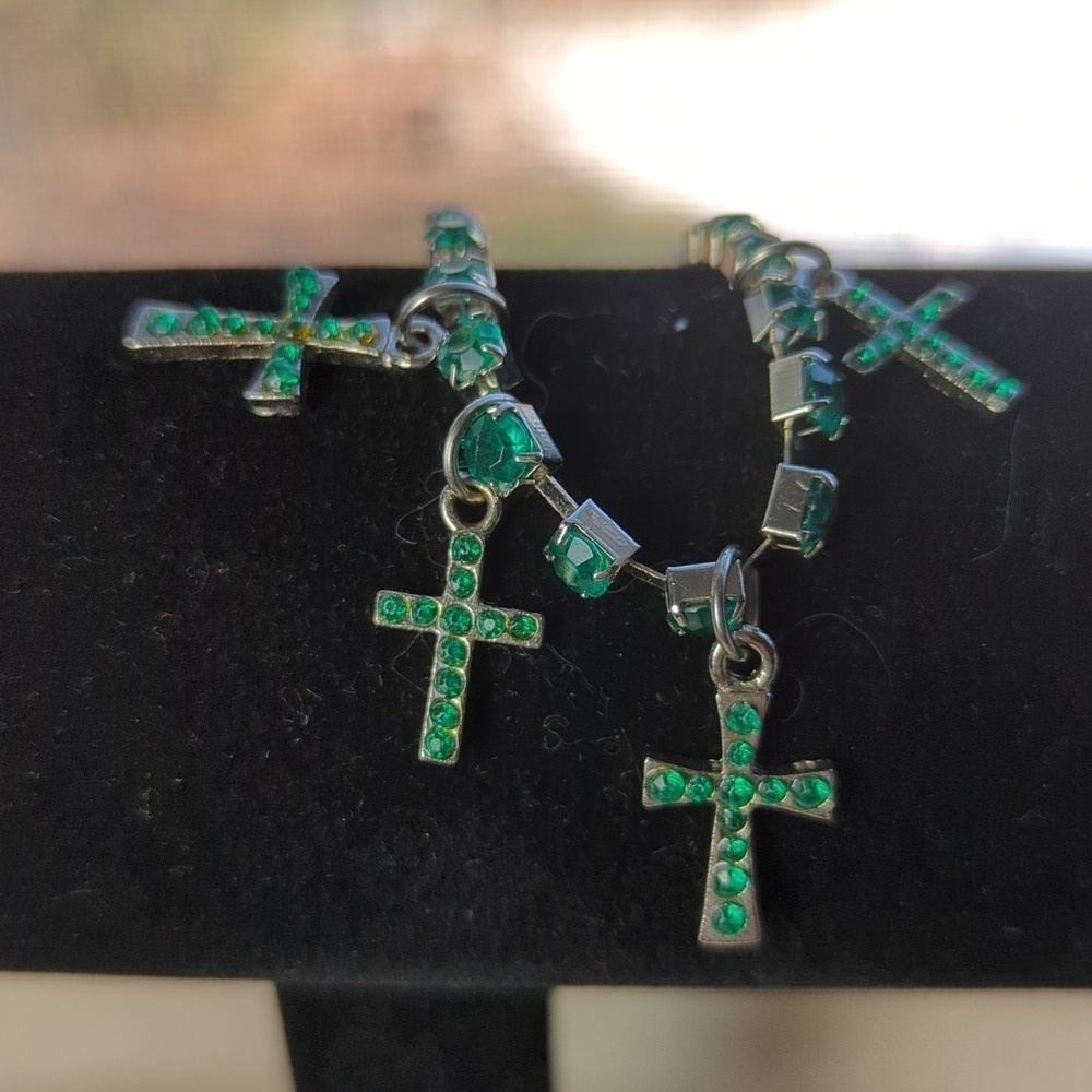 🍀 Vintage Silvertone Bracelet 5 emerald chain crosses lobster clasp extens…